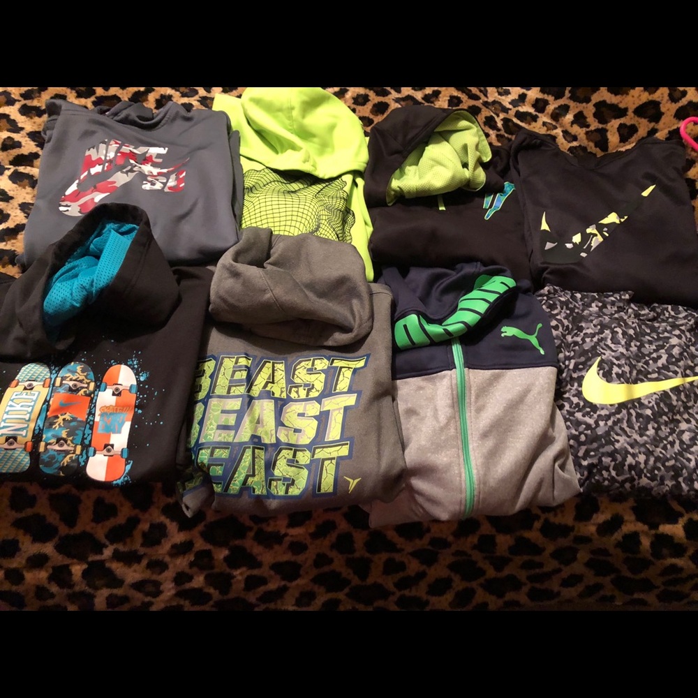 Boys lot of 8 hoodies size XL